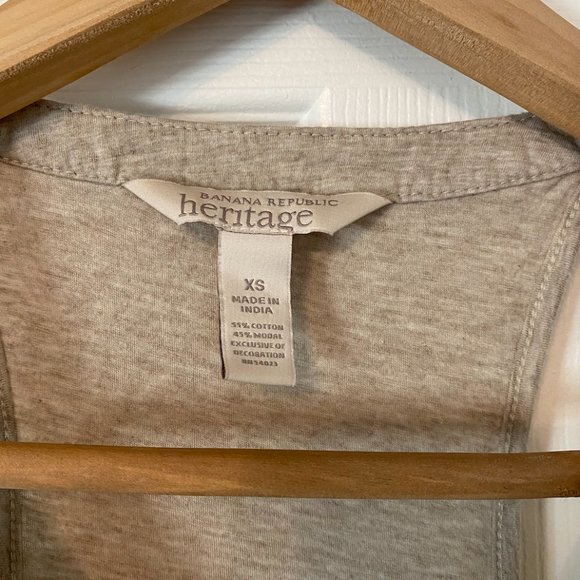 Banana Republic Tank Top Perfect for Outdoor Festivals - Picture 2 of 3